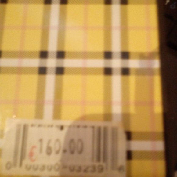 Dolce and Gabbana watch in plaid design box - Picture 5 of 5